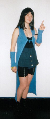 Rinoa Heartilly konsolipelistä Final Fantasy VIII, cosplayer Sefie